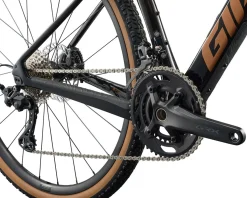 Giant Gravel Bikes|Giant Bikes|Revolt Advanced 2 Gravel Bike (Carbon Smoke) (M)
