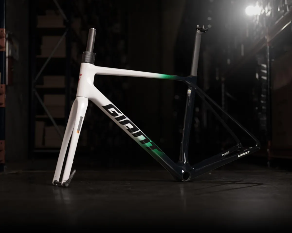 Giant Frames|Holiday Shopping|2026 TCR Advanced Pro Frameset (White/Venom Green) (M)