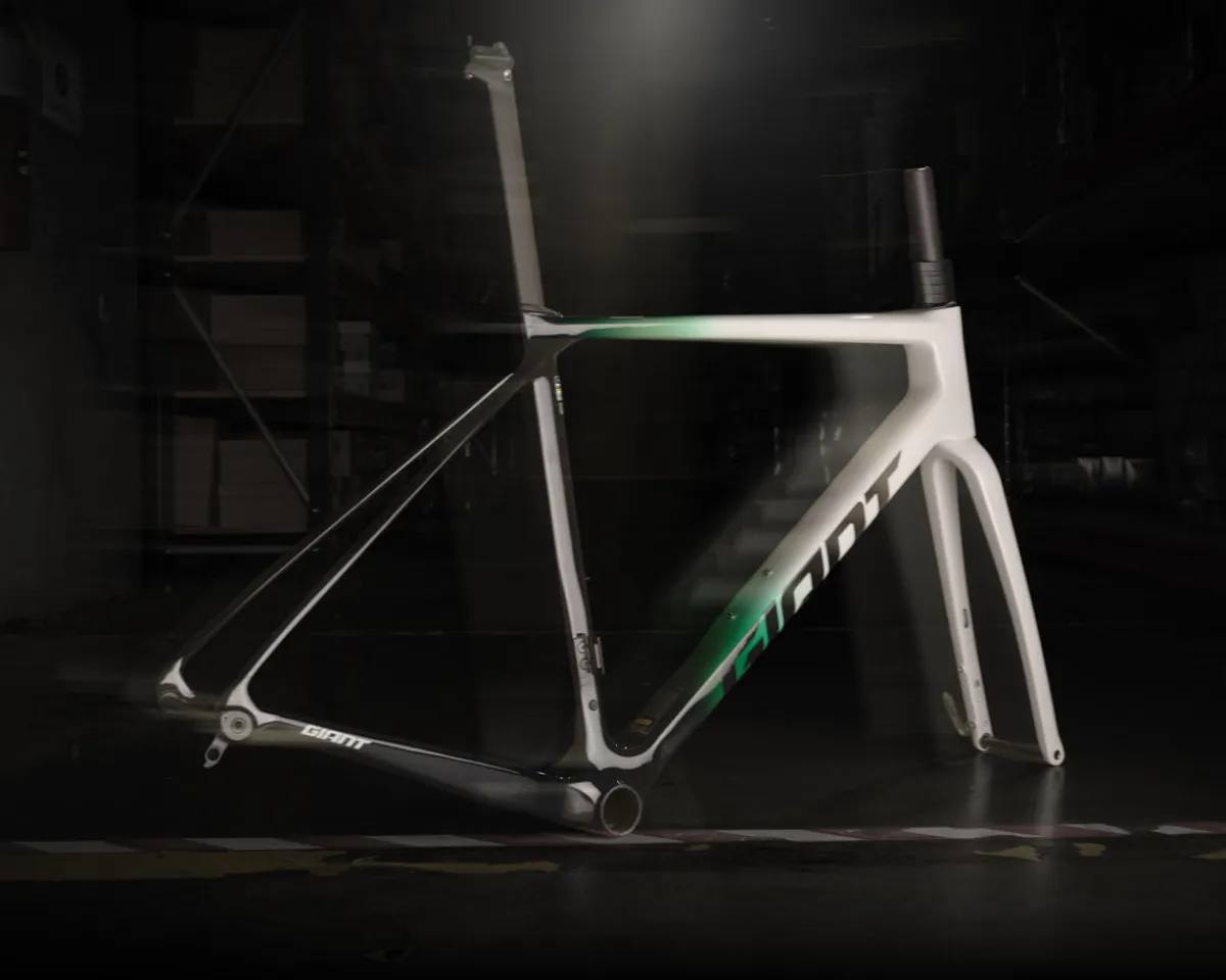 Giant Frames|Holiday Shopping|2026 TCR Advanced Pro Frameset (White/Venom Green) (M)
