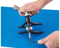 Park Tool Bike Repair Stands|OM-2 Bench Top Overhaul Mat (Blue)