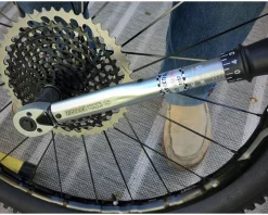 Pedro's Tools|Grande Torque Wrench (3/8" Ratcheting)