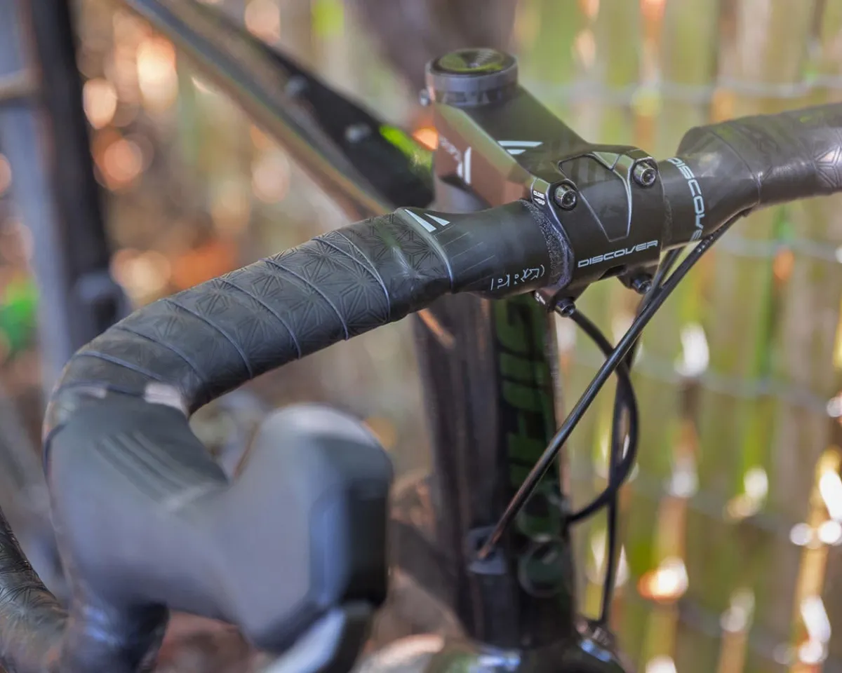 PRO Handlebars|Discover Aero Carbon Gravel Handlebar (Black) (31.8mm) (Carbon) (40cm) (12° Flare)