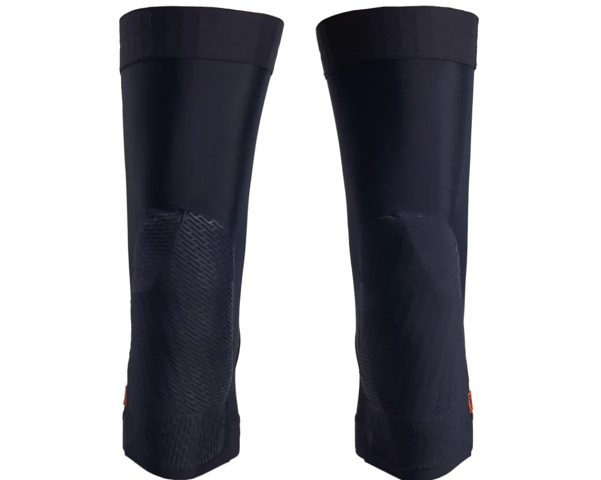 Specialized Pads & Body Armor|Traction D30 Knee Pads (Black) (XS)